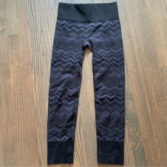 LULULEMON Ebb To Street Pant Chevron Compression Tight size 6 - Picture 2 of 7